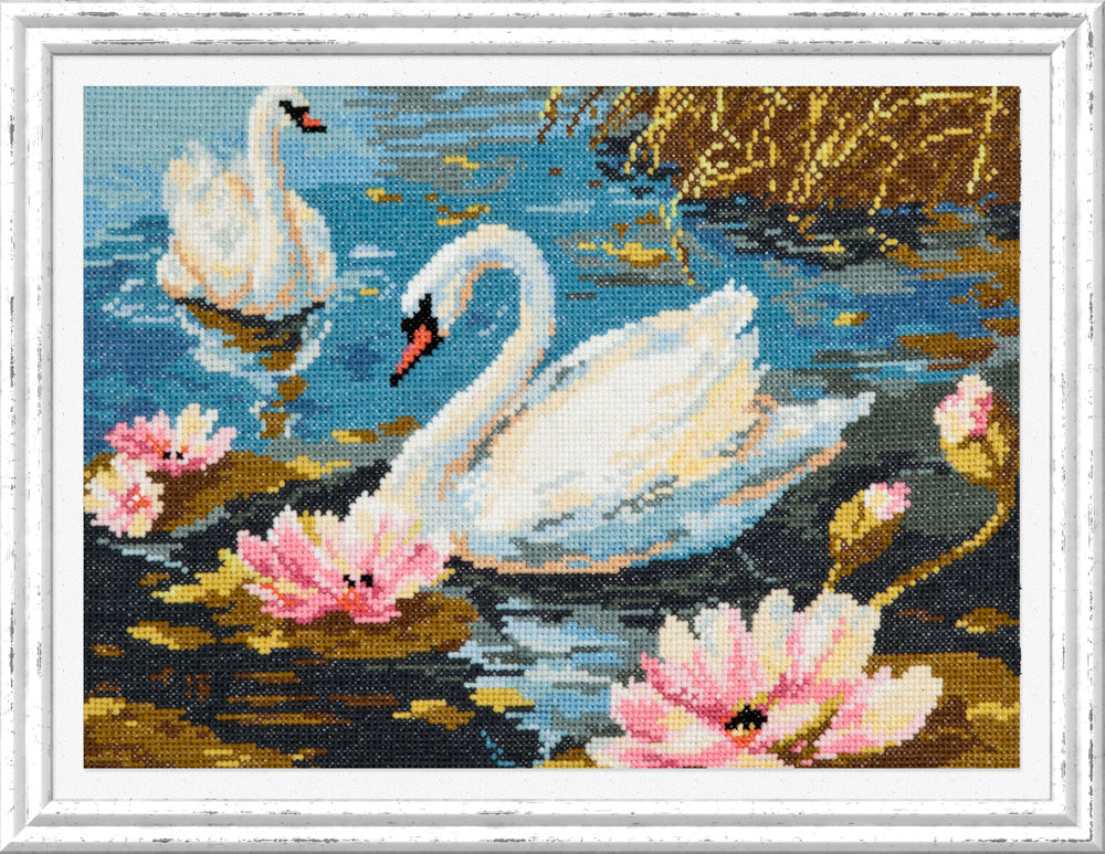 Swan Couple